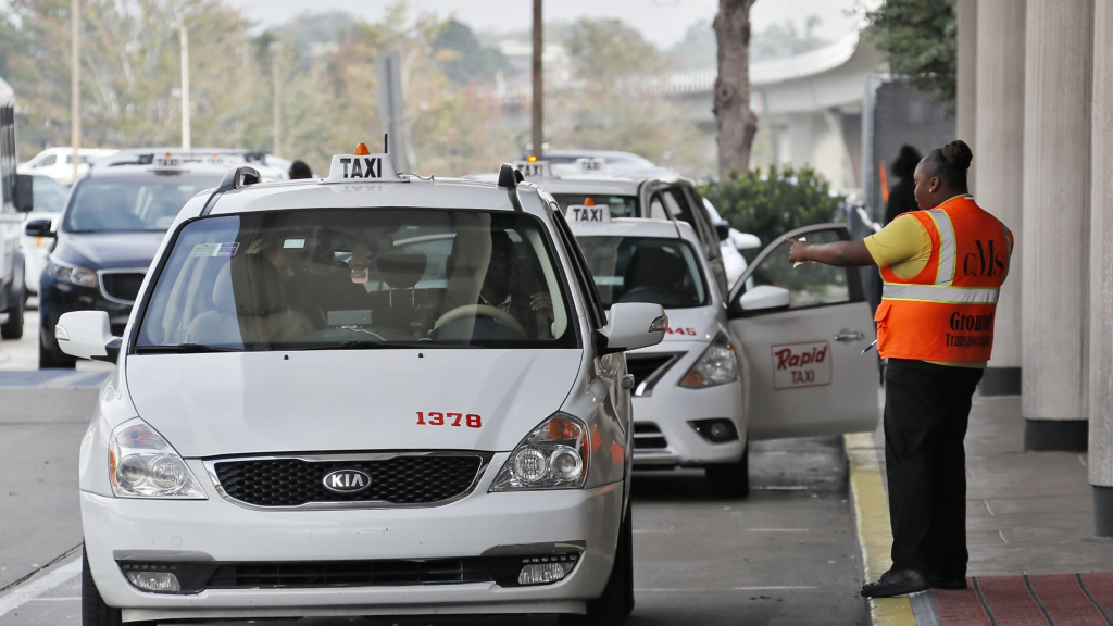 Jeddah to Makkah taxi picking up Umrah pilgrims
